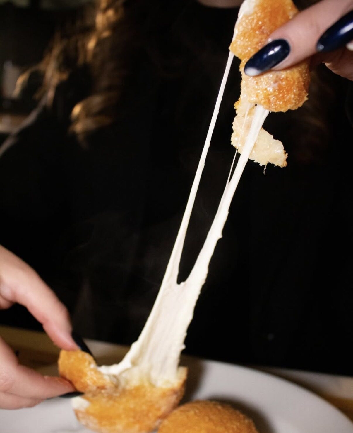 Mozzarella in carrozza spezzata, filante